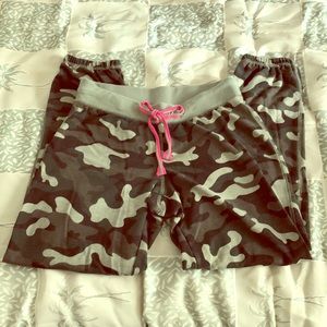 LIKE NEW, GIRLS CAMO SWEAT PANTS